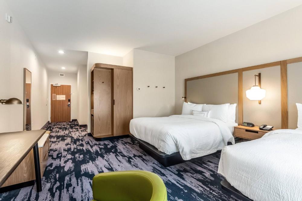 Guest room, 2 Queen interior